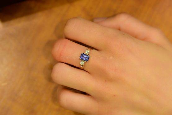 Natural Unheated Sapphire and Diamonds Three Stone Ring - 1982350-4