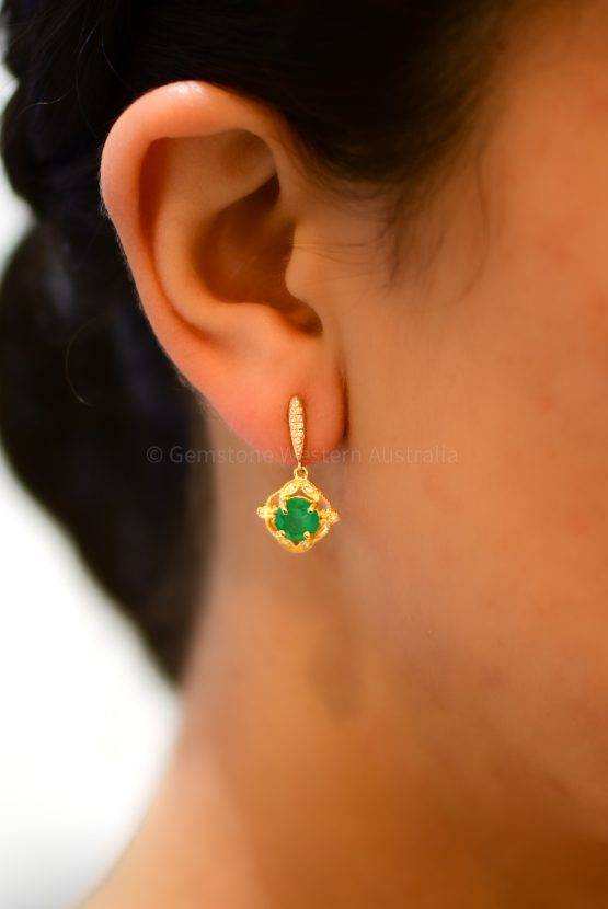 Colombian Emerald and Diamond Vintage Inspired Dangle Earrings 18K Gold - 1982382