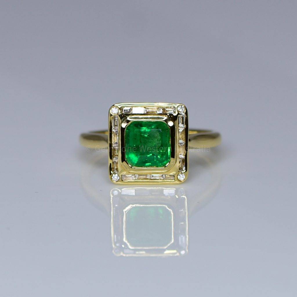 Emerald Cut Colombian Emerald and Diamond Ring in 18K Gold - 1982383-5