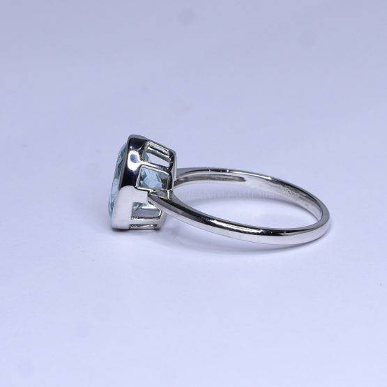 Oval Cut 2.0 ct Aquamarine Ring in White Gold - 1982401-1