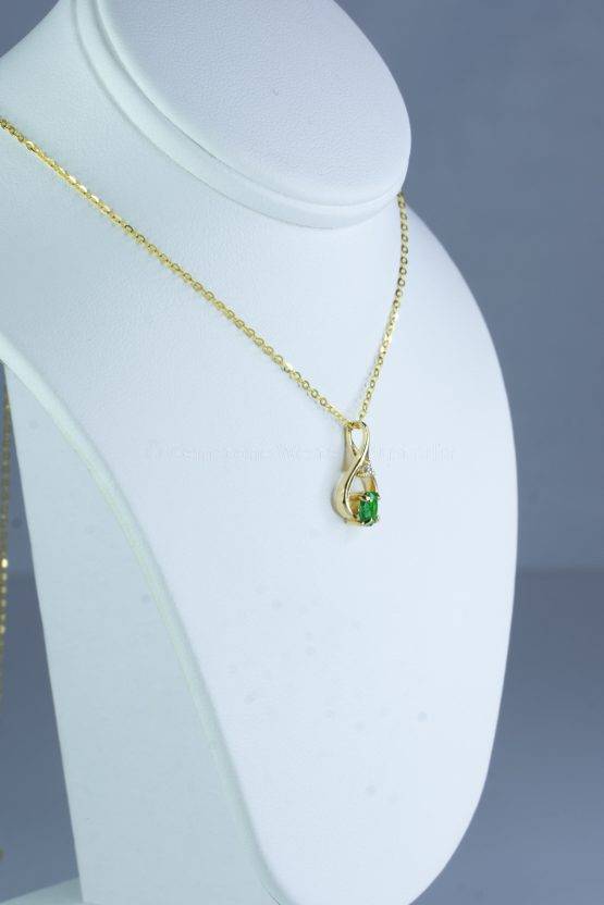 Natural Colombian Emerald Diamond Pendant Necklace in 18K Yellow Gold - 1982420-1
