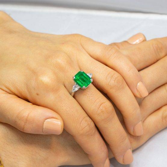 6.46 Carats Colombian Emerald and Diamond Statement Ring GIA Certified - 1982452-4