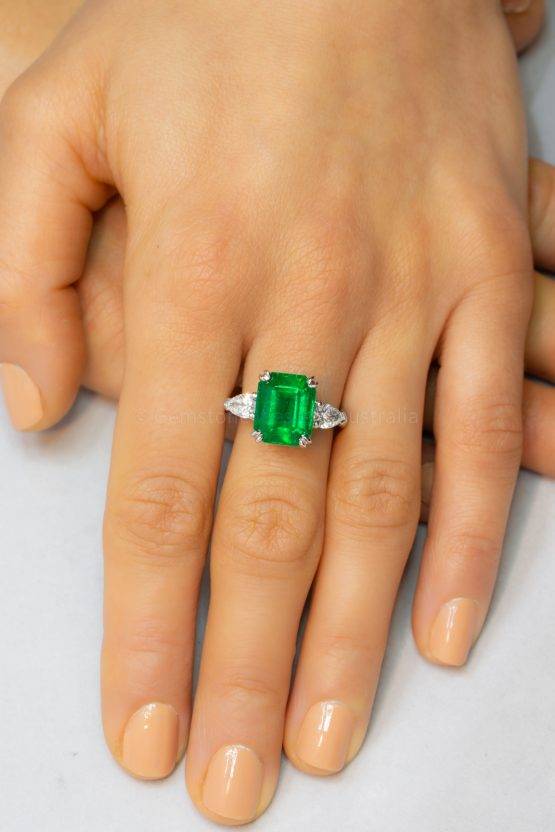 6.46 Carats Colombian Emerald and Diamond Statement Ring GIA Certified - 1982452-5