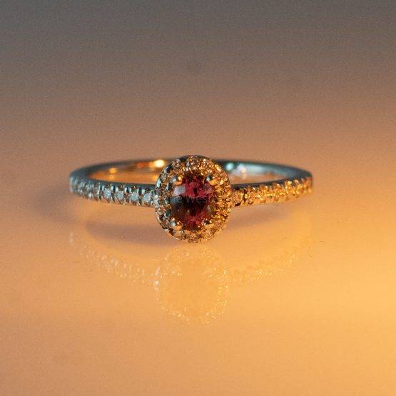 Natural Alexandrite Diamond Halo Ring in 18 Carats Gold - 1982456-1