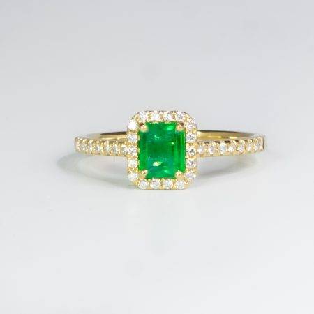 Colombian Emerald Diamond Halo Ring in 18K Yellow Gold - 1982483