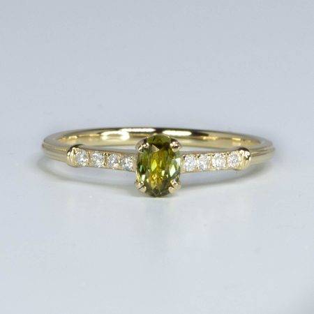 Natural Alexandrite and Diamonds Ring in Yellow Gold