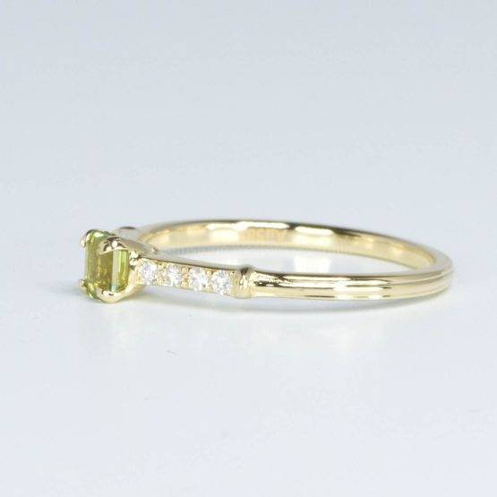 Dainty Alexandrite and Diamonds Ring in Yellow Gold - 1982538-3