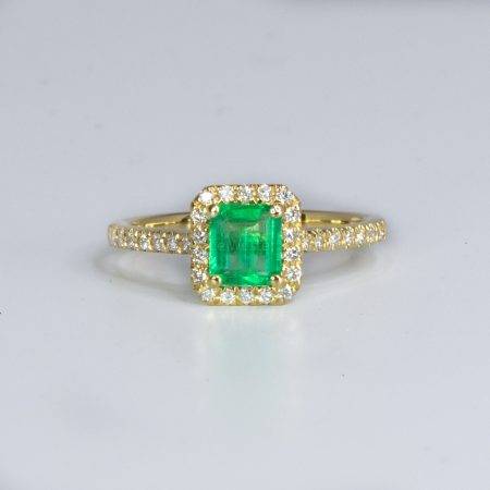 Colombian Emerald Diamond Halo Ring in 18K Yellow Gold - 1982542