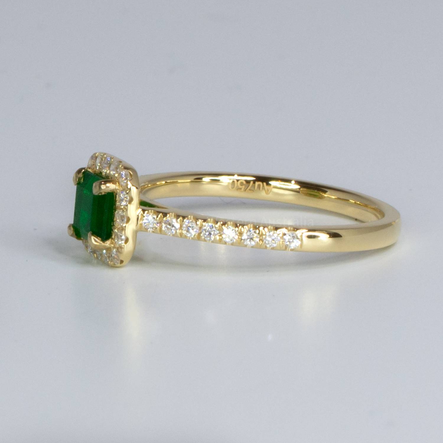 Natural Emerald and Diamonds Ring Colombian Emerald