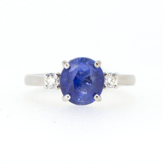 Cornflower blue Ceylon Sapphire and Diamond Three Stone Ring 18K Gold - 1982580