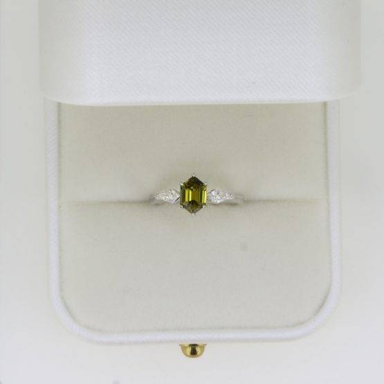 Unique Alexandrite Ring in 18K White Gold Natural Alexandrite Diamonds Ring - 1982582 - 2