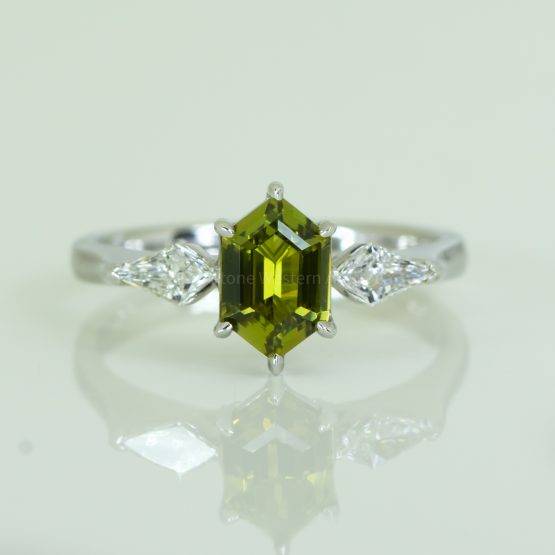 Unique Alexandrite Ring in 18K White Gold Natural Alexandrite Diamonds Ring - 1982582 - 4