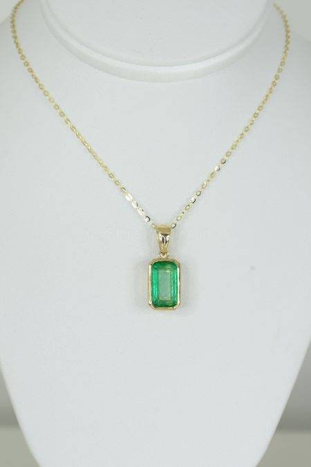 2.18ct Colombian Emerald Pendant in 18K Yellow Gold - 1982603