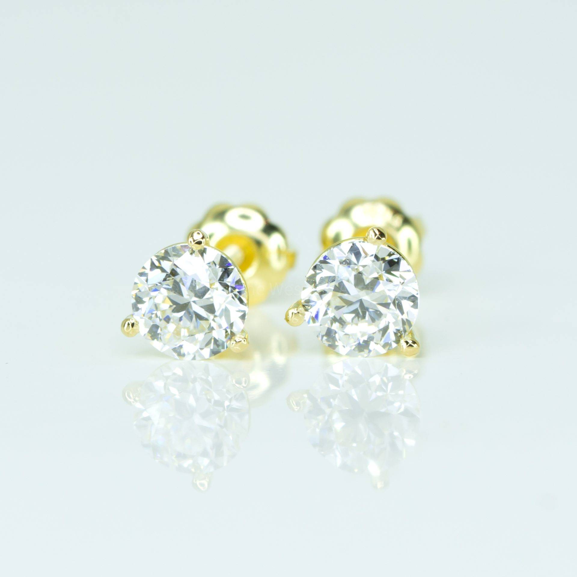Aggregate more than 136 1 karat diamond earrings latest - seven.edu.vn