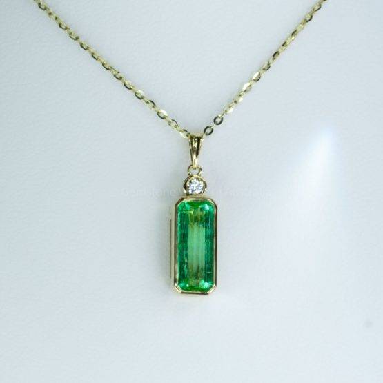 2.14ct Colombian Emerald Pendant in 18K Yellow Gold - 1982636