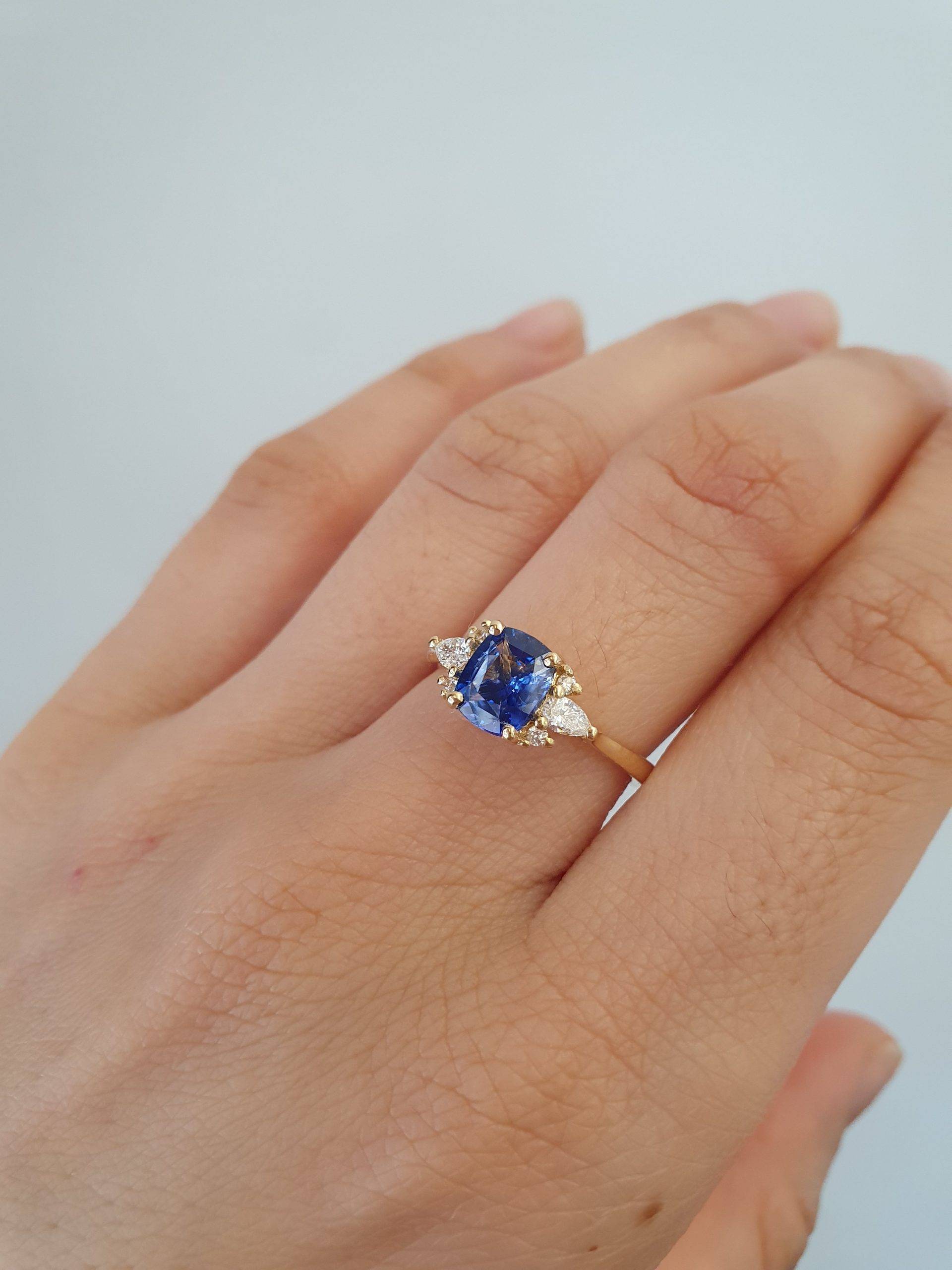 18ct Gold Ceylon Sapphire & Diamond Cluster Engagement Ring – Lilia Nash  Jewellery