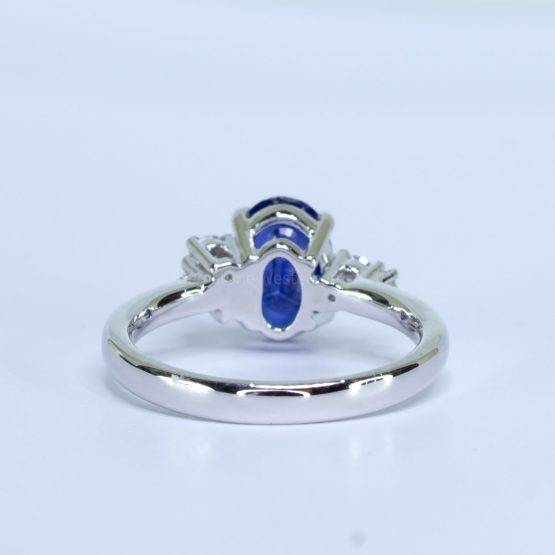 2 carats Natural Sapphire Asymmetrical Ring in Platinum - 1982657-2