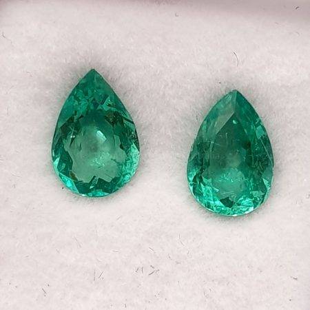 1.63 ct Natural Colombian Emeralds Pear Cut Loose Gemstones Pair