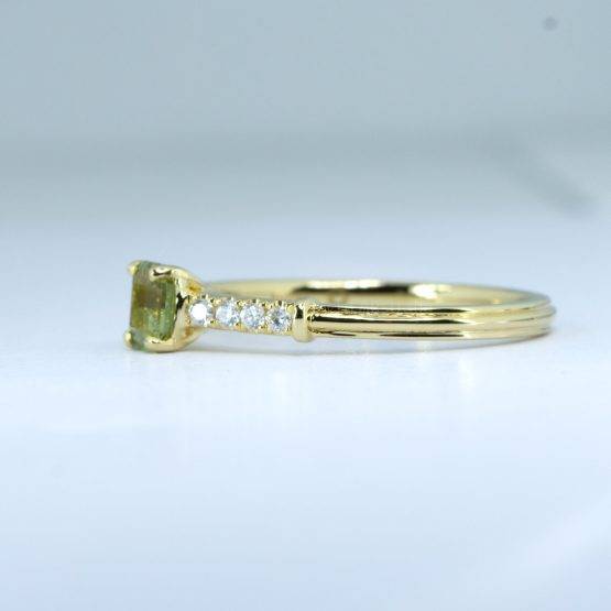 Petite Alexandrite Ring in 18K Gold - 1982665-2