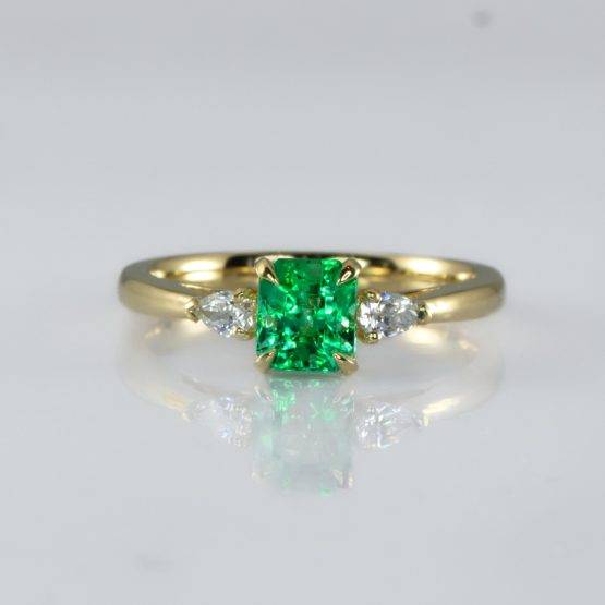 Emerald-Cut Emerald and Diamonds Ring in 18K Gold - 1982700-1