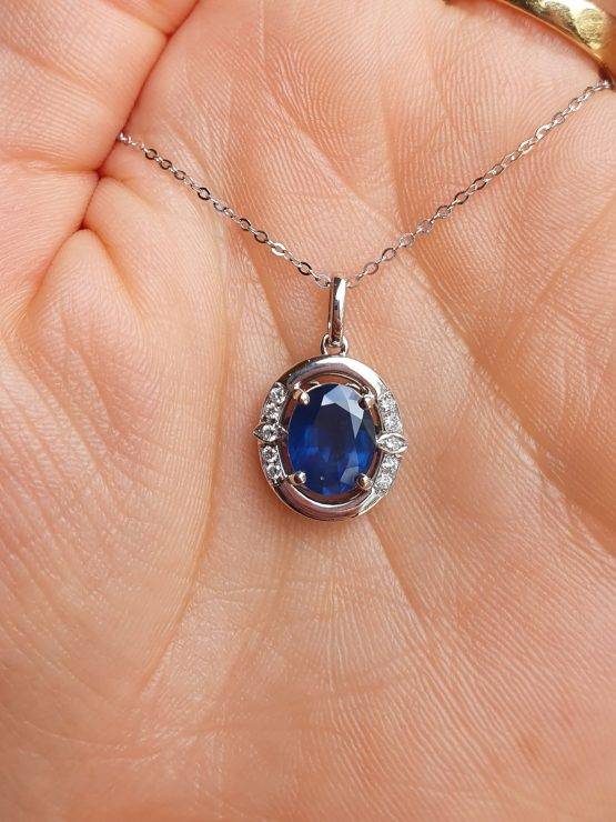 2.5 Carat Natural Sapphire Pendant in 18K White Gold - 1982724