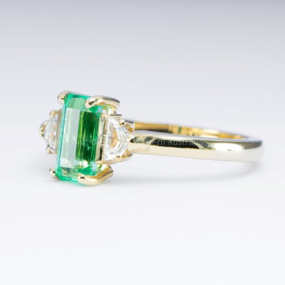 Side profile view of Natural Colombian Emerald and Cadillac Diamond Ring in 18K Yellow Gold – 1.13ct Elongated Emerald Cut - 1982782