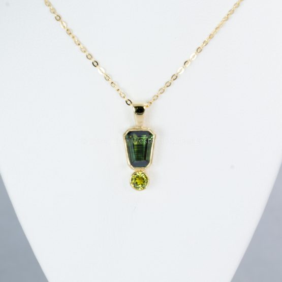 front view of Australian Sapphire Pendant in 18K Yellow Gold on display neck- 1982794