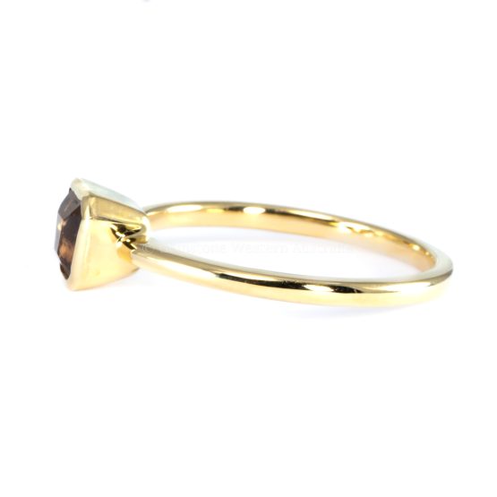 Side view of Freeform Natural Sapphire Ring in 18K Yellow Gold - 1982796