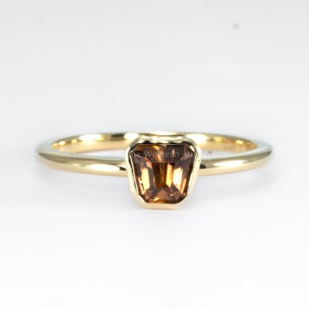 front view of Freeform Natural Sapphire Ring in 18K Yellow Gold - 1982796