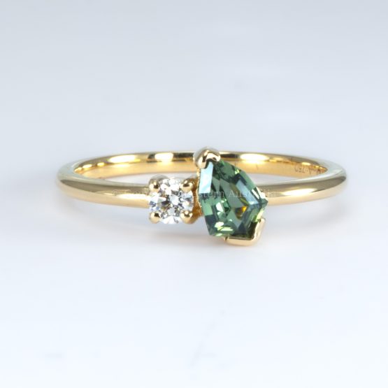 front view of Petite Toi et Moi Ring with Teal Sapphire and Diamond in 18K Yellow Gold - 1982797