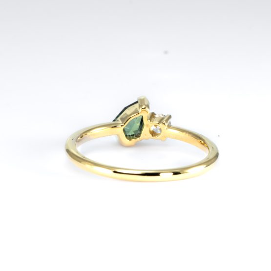 back view of Petite Toi et Moi Ring with Teal Sapphire and Diamond in 18K Yellow Gold - 1982797