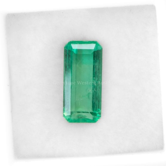 FRONT VIEW OF 2.94 CT NATURAL COLOMBIAN EMERALD - ELONGATED EMERALD CUT