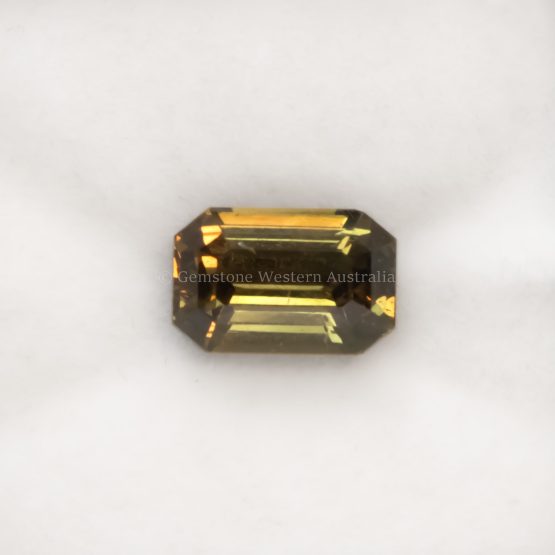 MIX LIGHT FRONT VIEW OF 4.01 CT NATURAL UNHEATED YELLOWISH GREEN SAPPHIRE - RADIANT CUT