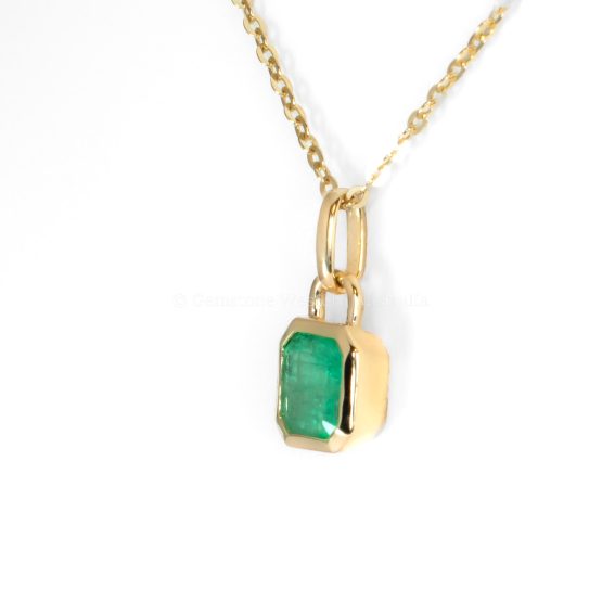 side view of 0.41ct Colombian Emerald Pendant in Emerald Cut | 18K Yellow Gold