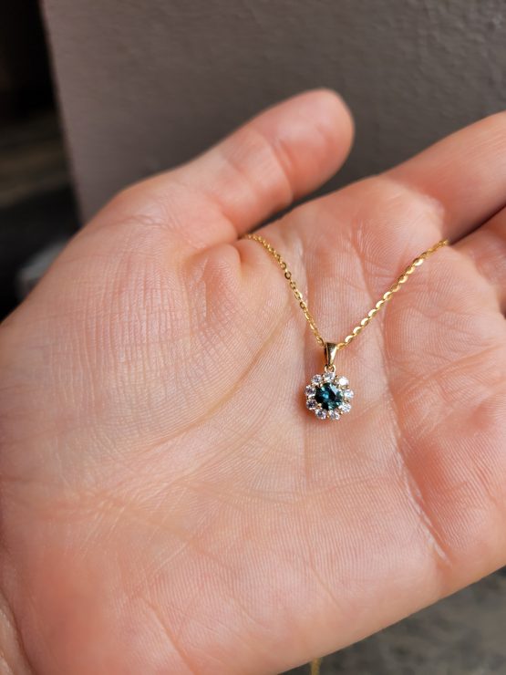 photo on hand of Natural Australian Sapphire Pendant 0.43ct - 1982826