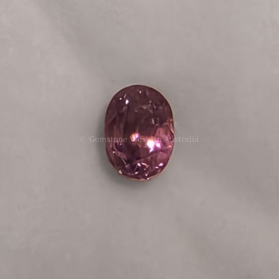 FRONT VIEW OF 1.20 CT NATURAL ALEXANDRITE - OVAL CUT WARM LIGHT
