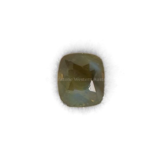 FRONT VIEW OF 1.04 CT NATURAL ALEXANDRITE - RECTANGULAR CUSHION CUT WHITE LIGHT