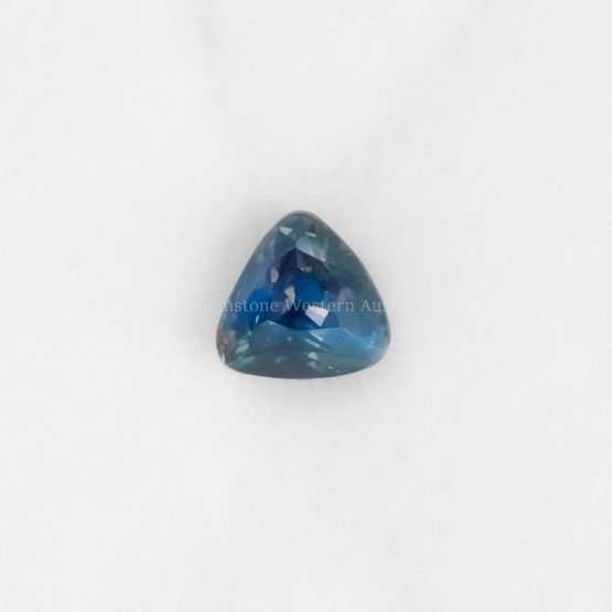 FRONT VIEW OF 1.03 CT NATURAL ALEXANDRITE - TRIANGULAR CUSHION WHITE LIGHT