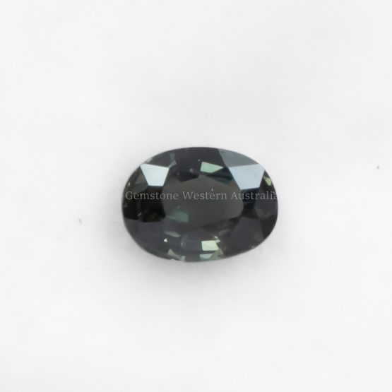 FRONT VIEW OF 0.75 CT NATURAL ALEXANDRITE - OVAL CUT WHITE LIGHT
