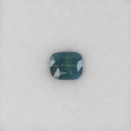 FRONT VIEW OF 0.45 CT NATURAL ALEXANDRITE - RECTANGULAR CUSHION CUT
