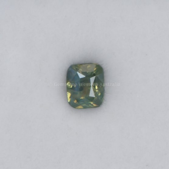 FRONT VIEW OF 0.63 CT NATURAL ALEXANDRITE - RECTANGULAR CUSHION CUT