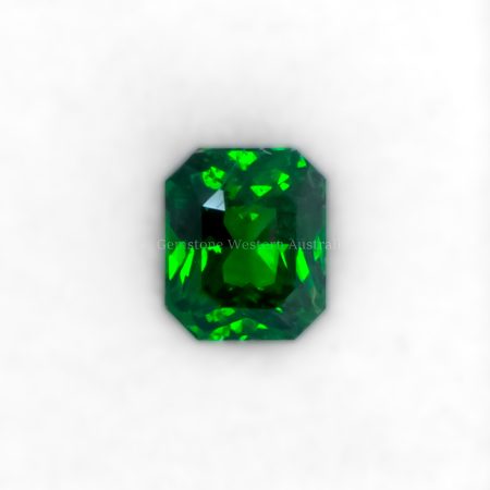 FRONT VIEW OF 1.67 CT NATURAL GARNET TSAVORITE - OCTAGON SCISSORS CUT