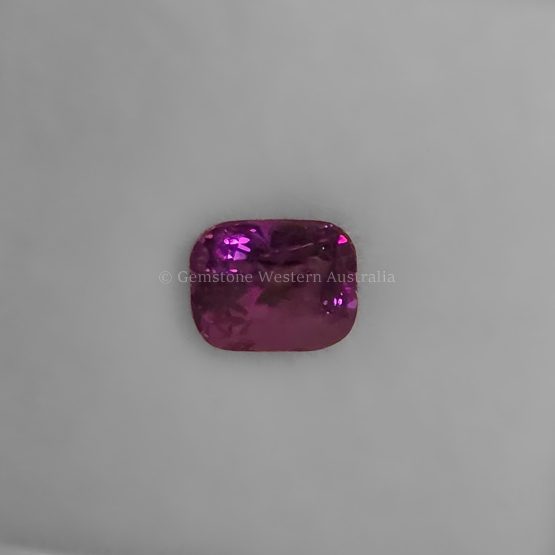 FRONT VIEW OF 1.08 CT NATURAL ALEXANDRITE - RECTANGULAR CUSHION CUT