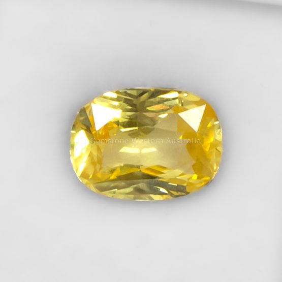 FRONT VIEW OF 3.02 CT NATURAL UNHEATED YELLOW SAPPHIRE - NEARLY OVAL CUT