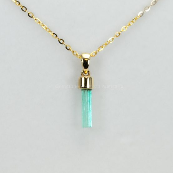 front view of Raw Colombian emerald pendant - 1982866