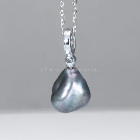 front view of Baroque Tahitian pearl pendant - 1982865