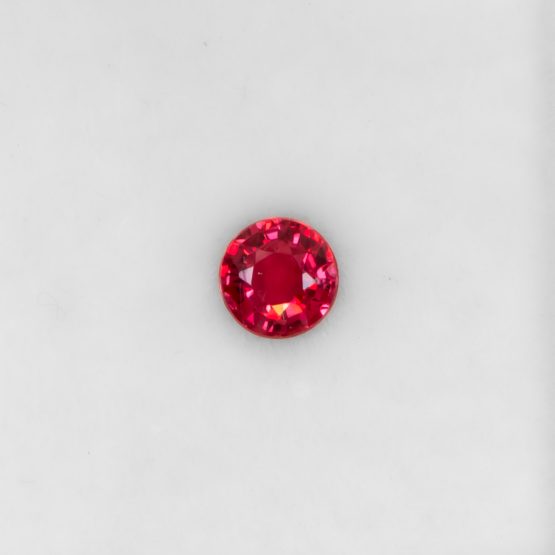FRONT VIEW OF 0.48 CT NATURAL UNHEATED RUBY - ROUND CUT