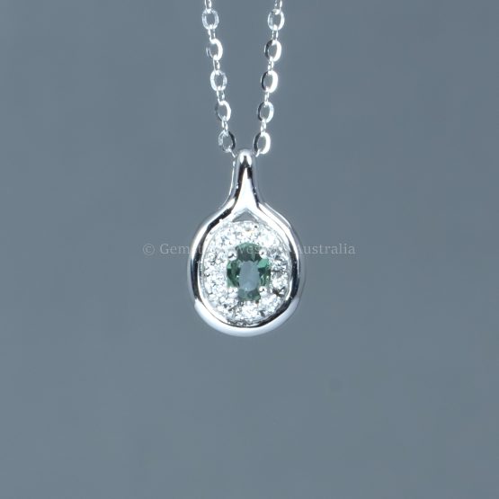 view of Alexandrite and diamond pendant - 1982868