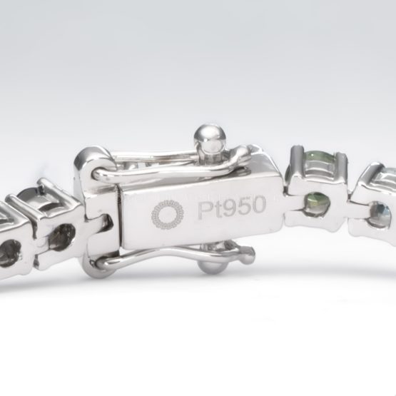 photo of closure point of Australian Teal Sapphire Tennis Bracelet in Platinum 950 - 1982869