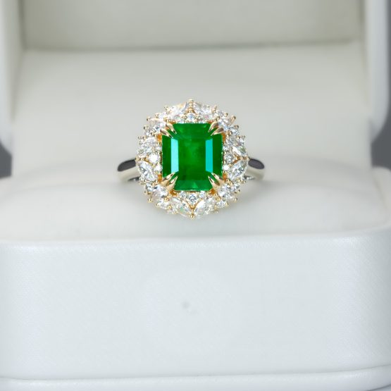 view on box of Emerald Statement Ring with Diamond Halo in 18K Gold and Platinum - 1982878